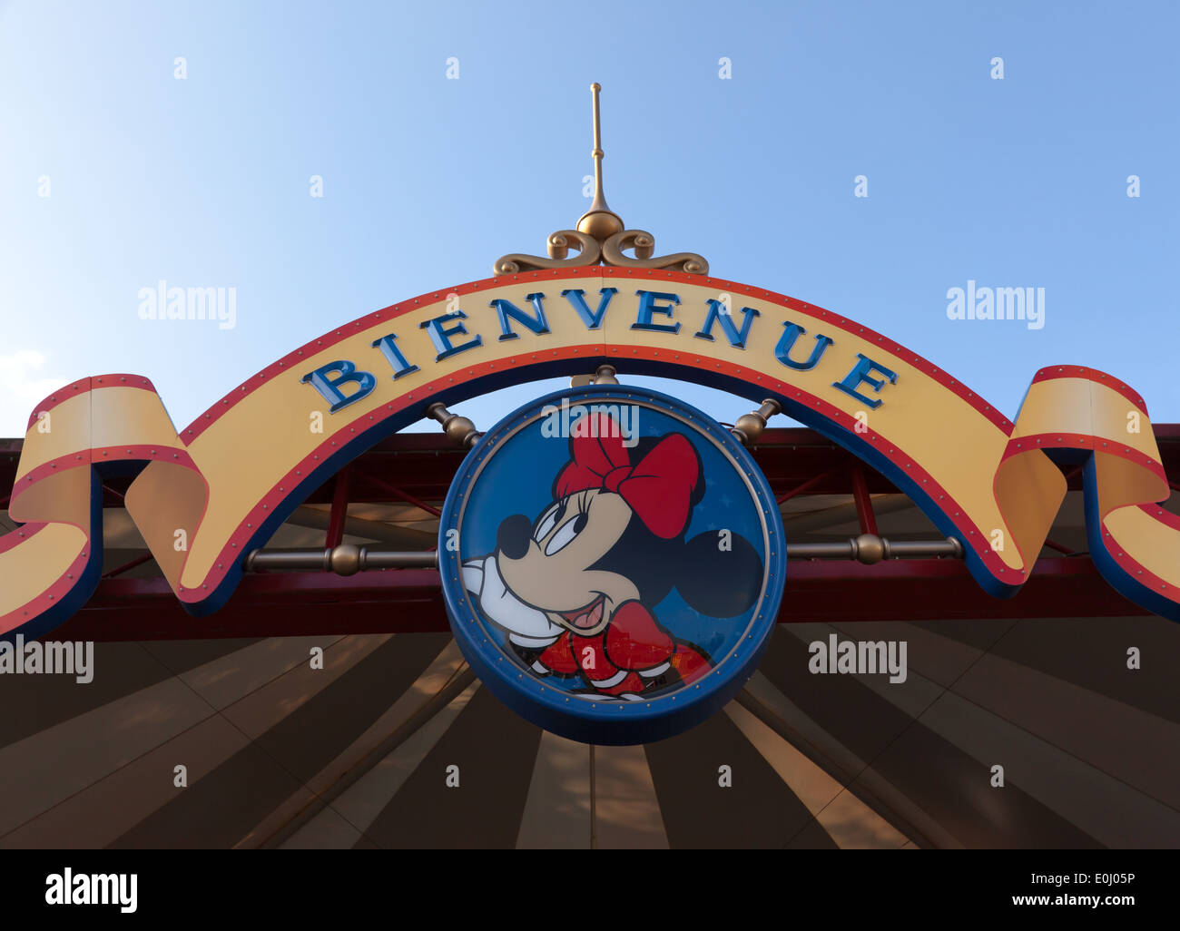 Panneau de bienvenue à l'entrée de Disney Land Paris Banque D'Images