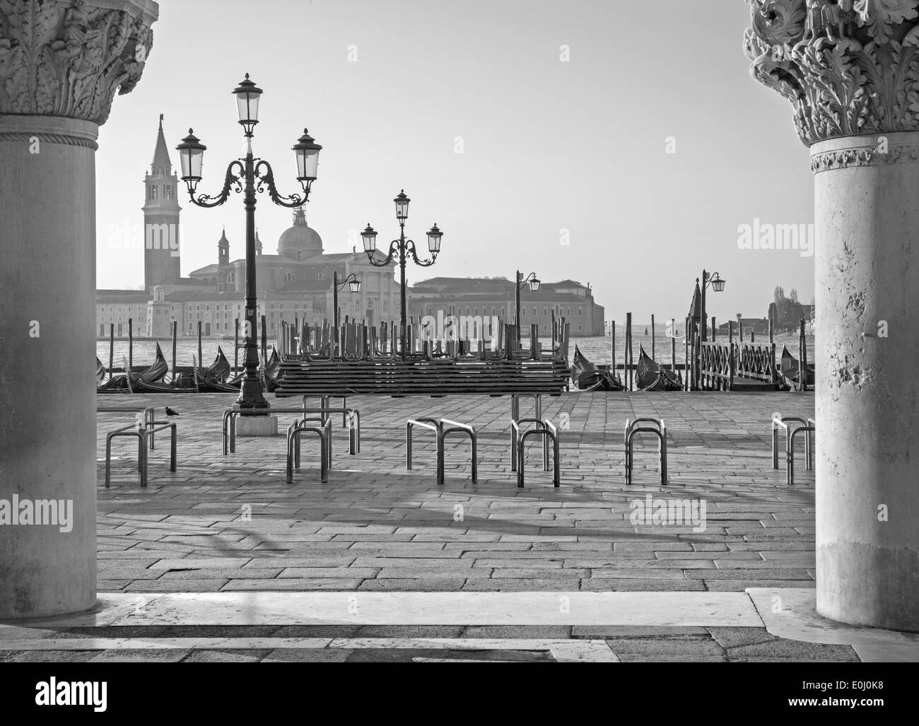 Venise - Front de mer de la place Saint Marc et le palais des Doges de la colonne et de San Giorgio Maggiore Église en arrière-plan Banque D'Images