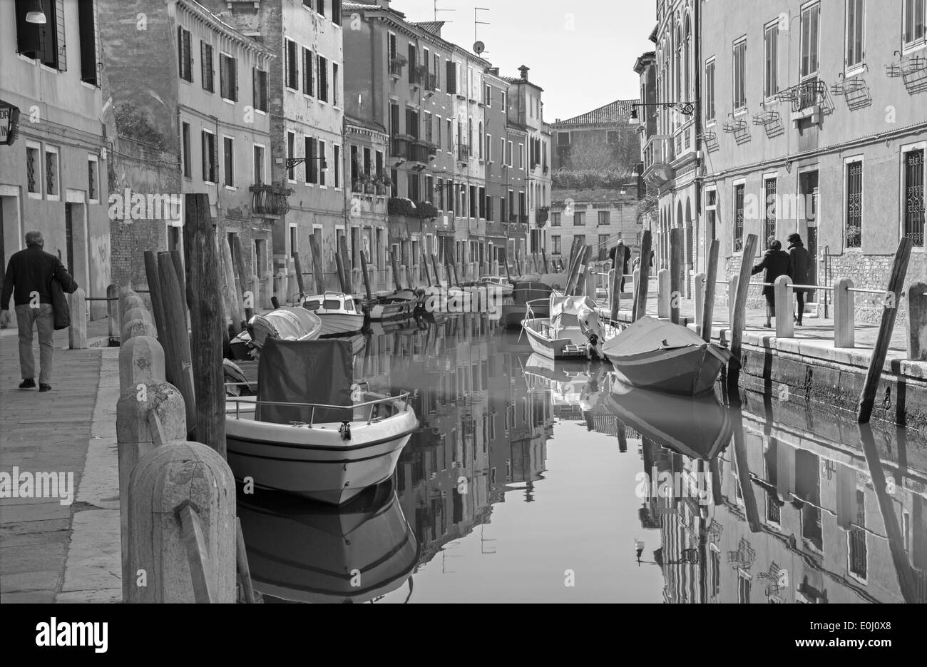 Venise, Italie - 12 mars 2014 : Fondameneta delle Eremite street et canal Rio delle Eremite Banque D'Images