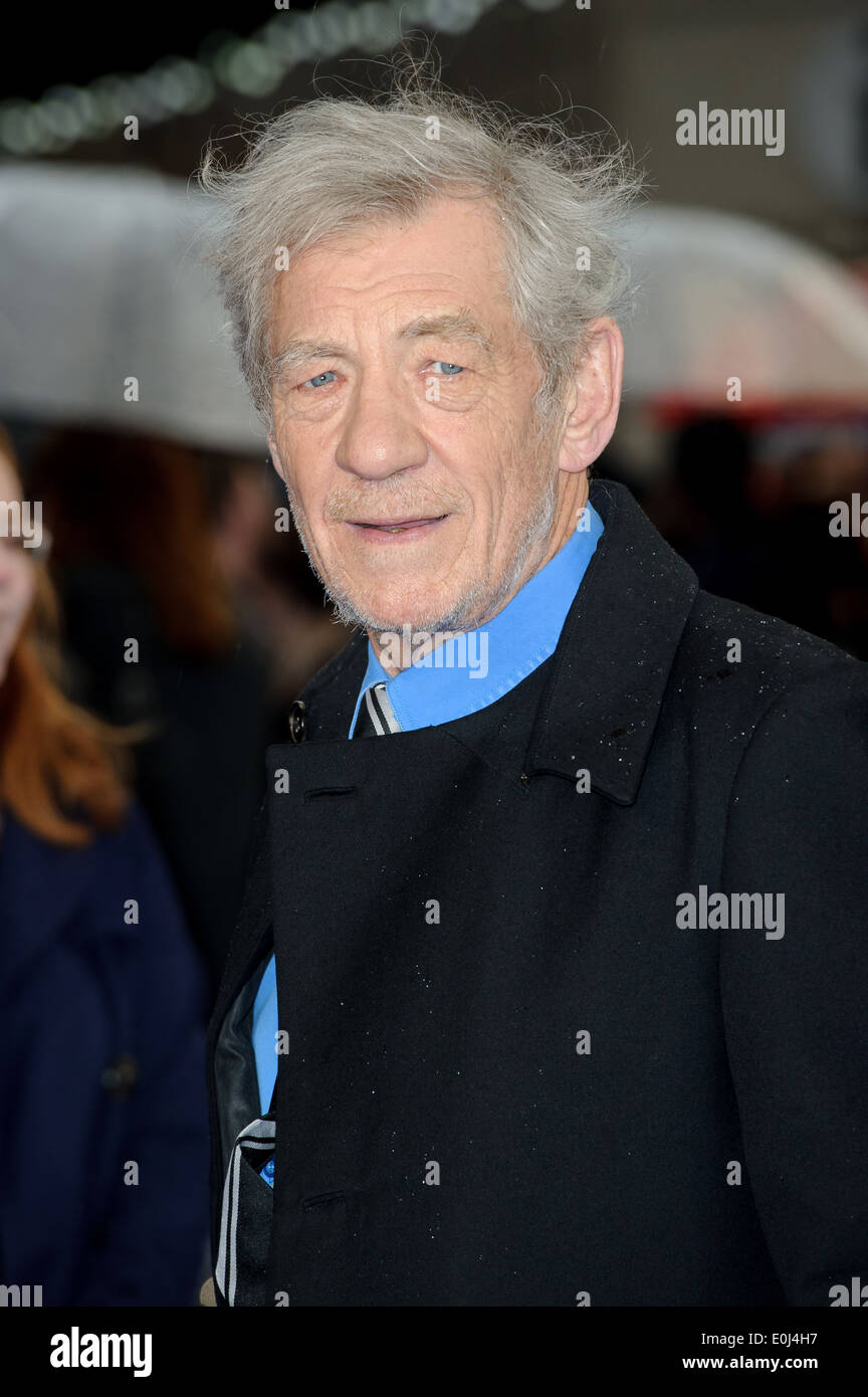 Ian McKellen arrive pour le Royaume-Uni Première de X-Men Days of Future Past. Banque D'Images