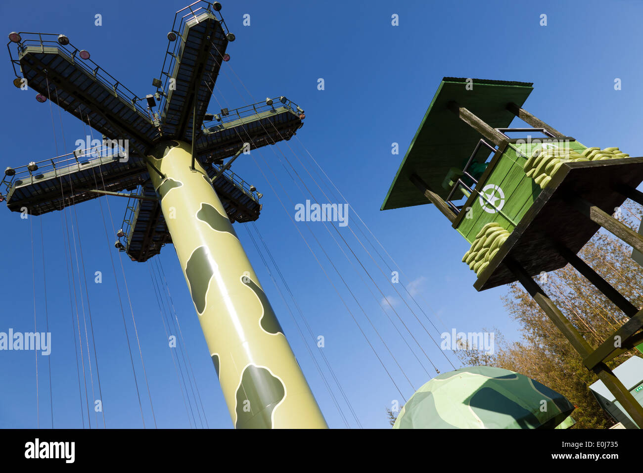 Vue sur le Toy Soldiers Parachute Drop dans la zone Toy Story Playland du Parc Walt Disney Studios, Marne-la-Vallée, France. Banque D'Images