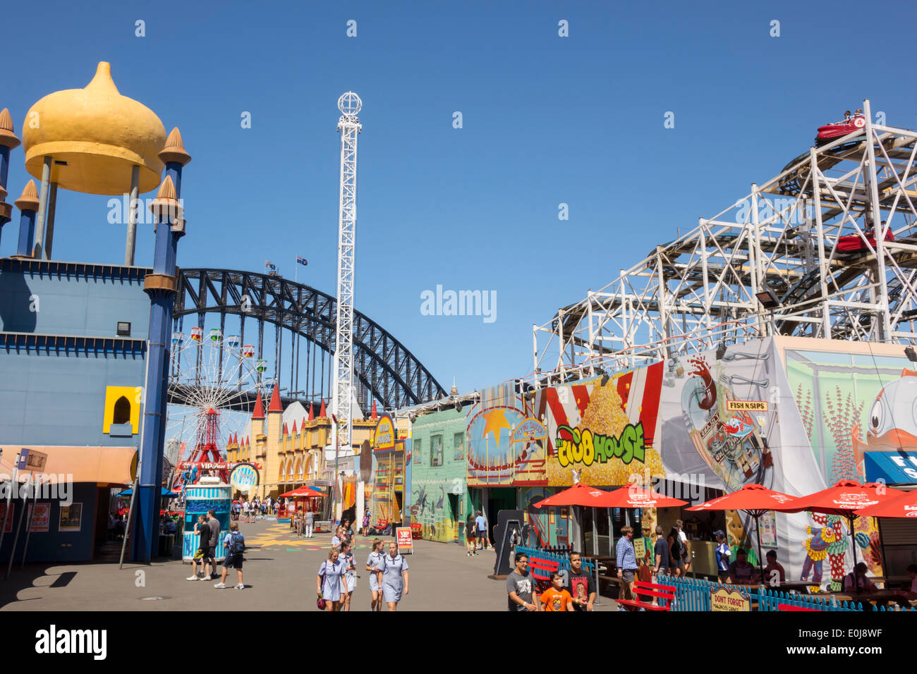 Sydney Australie, Milsons point, Luna Park, divertissement, manège, tour de chute, Harbour Bridge, port, AU140310096 Banque D'Images