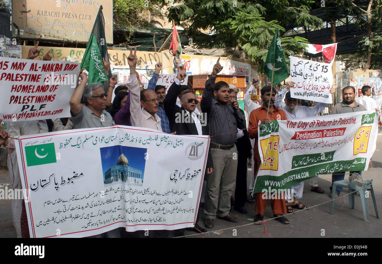 Les militants de la Palestine Foundation Pakistan en scandant des slogans en faveur de la Palestine au cours d'une manifestation de protestation contre Israël organisée à Karachi press club le Mercredi, Mai 14, 2014. Banque D'Images