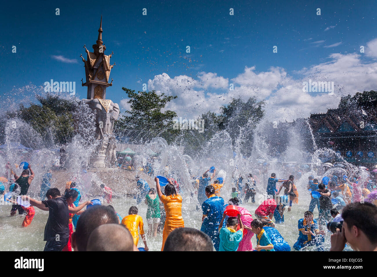 Les éclaboussures d'eau festival dans le Xishuangbanna, Yunnan, Chine Banque D'Images