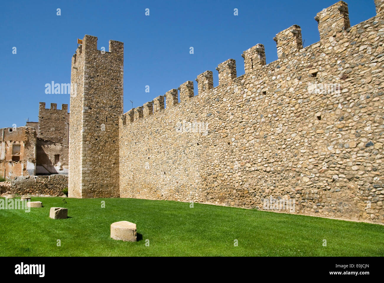 Murs de la ville fortifiée de Montblanc, en Catalogne. Banque D'Images