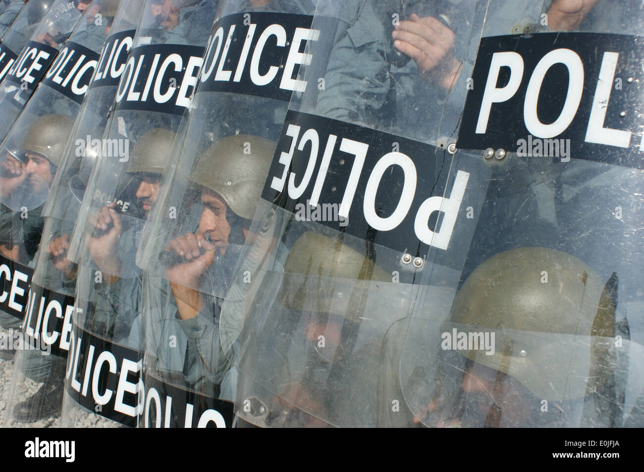 La Police nationale afghane, à la recherche et de l'appréhension des techniques avec des conseillers de Carabineri italiens de la Mission de formation de l'OTAN- Banque D'Images