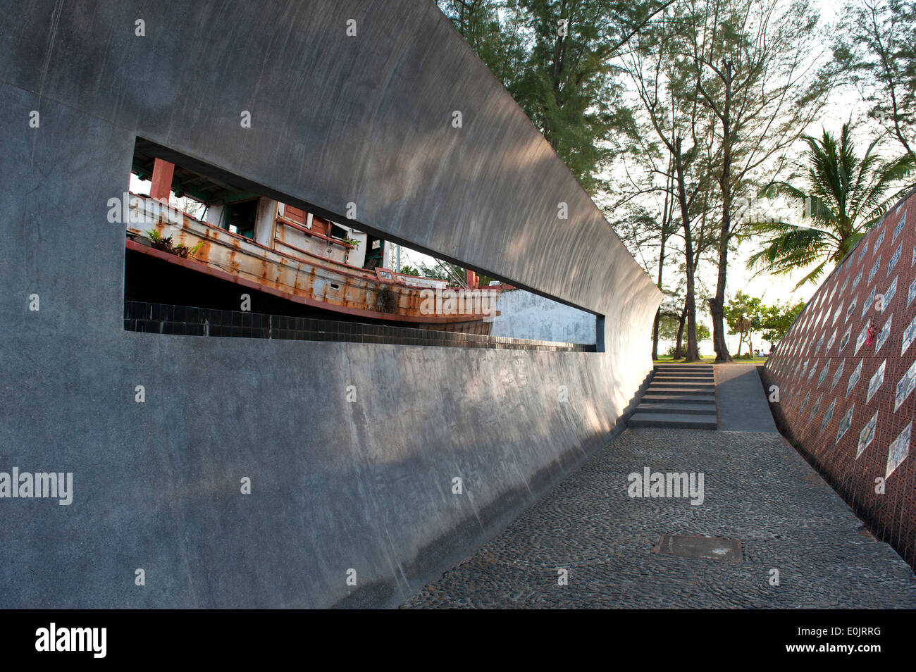 Baan Nam Khen Mémorial du tsunami, la Thaïlande. Des milliers de personnes ont perdu la vie lorsque le tsunami a frappé Baan Nam Khen en 2004 Banque D'Images