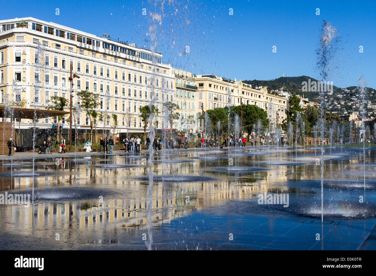 Miroir d'eau, Espace Massena, Nice, Côte d'Azur, France Banque D'Images