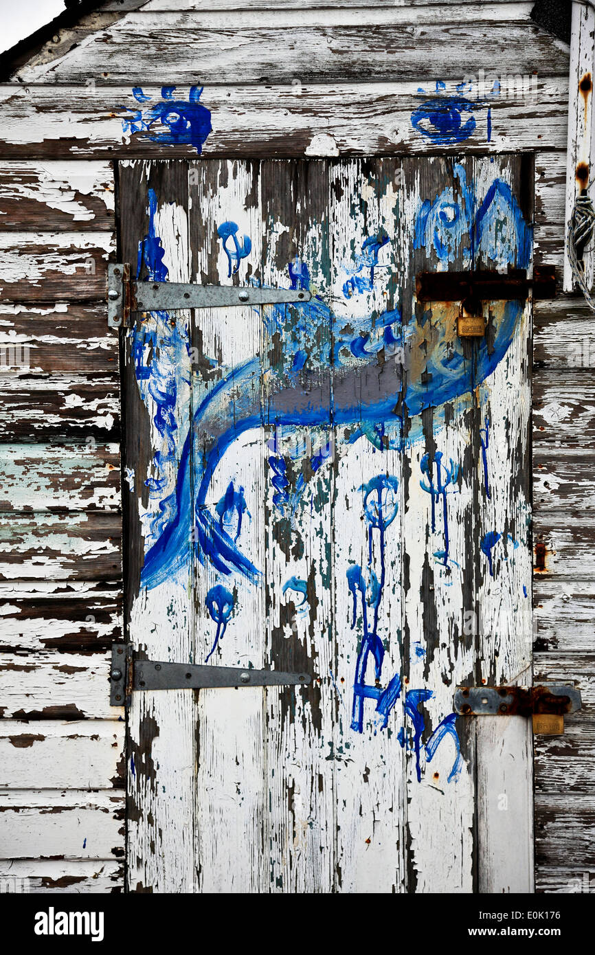 9444. Grafitti, cabane de pêcheur, Walmer, dans le Kent Banque D'Images