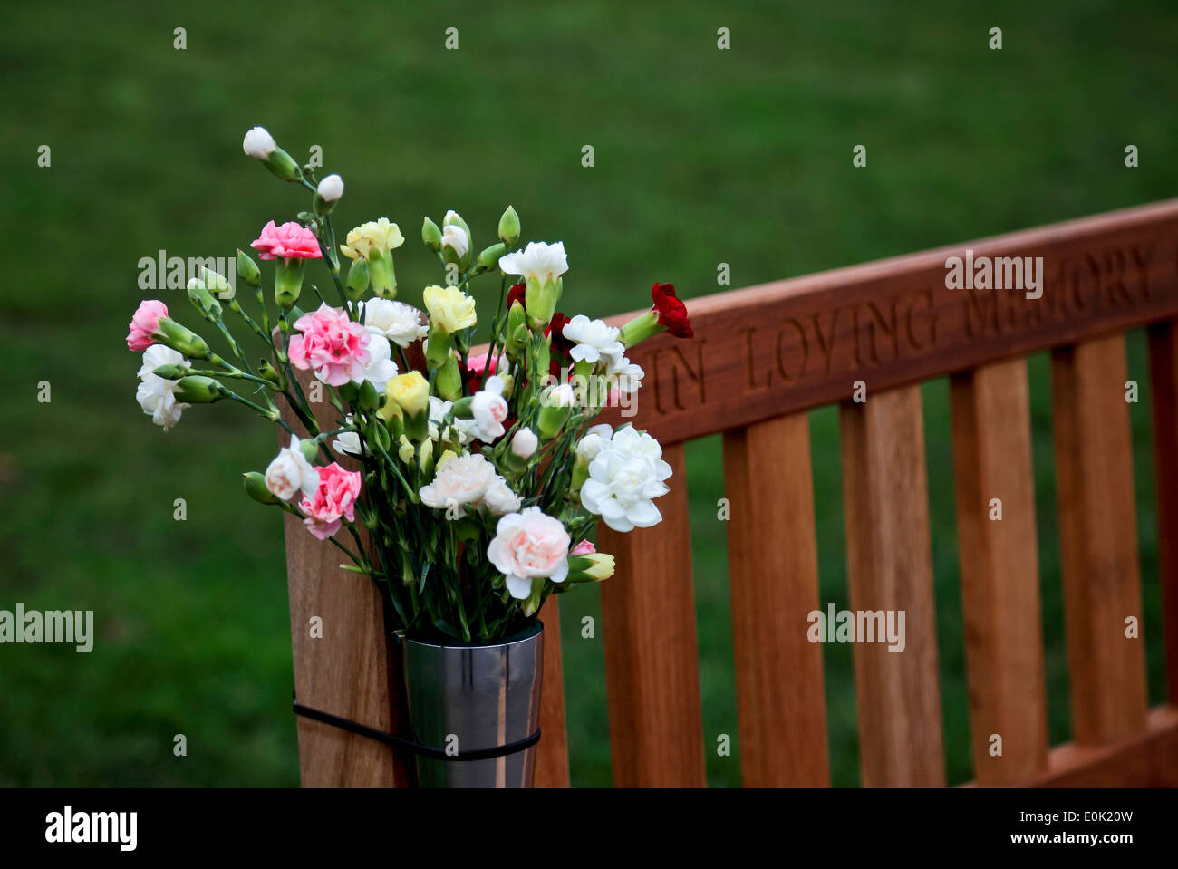 9471. Banc de Memorial, Promenade, Walmer, dans le Kent Banque D'Images