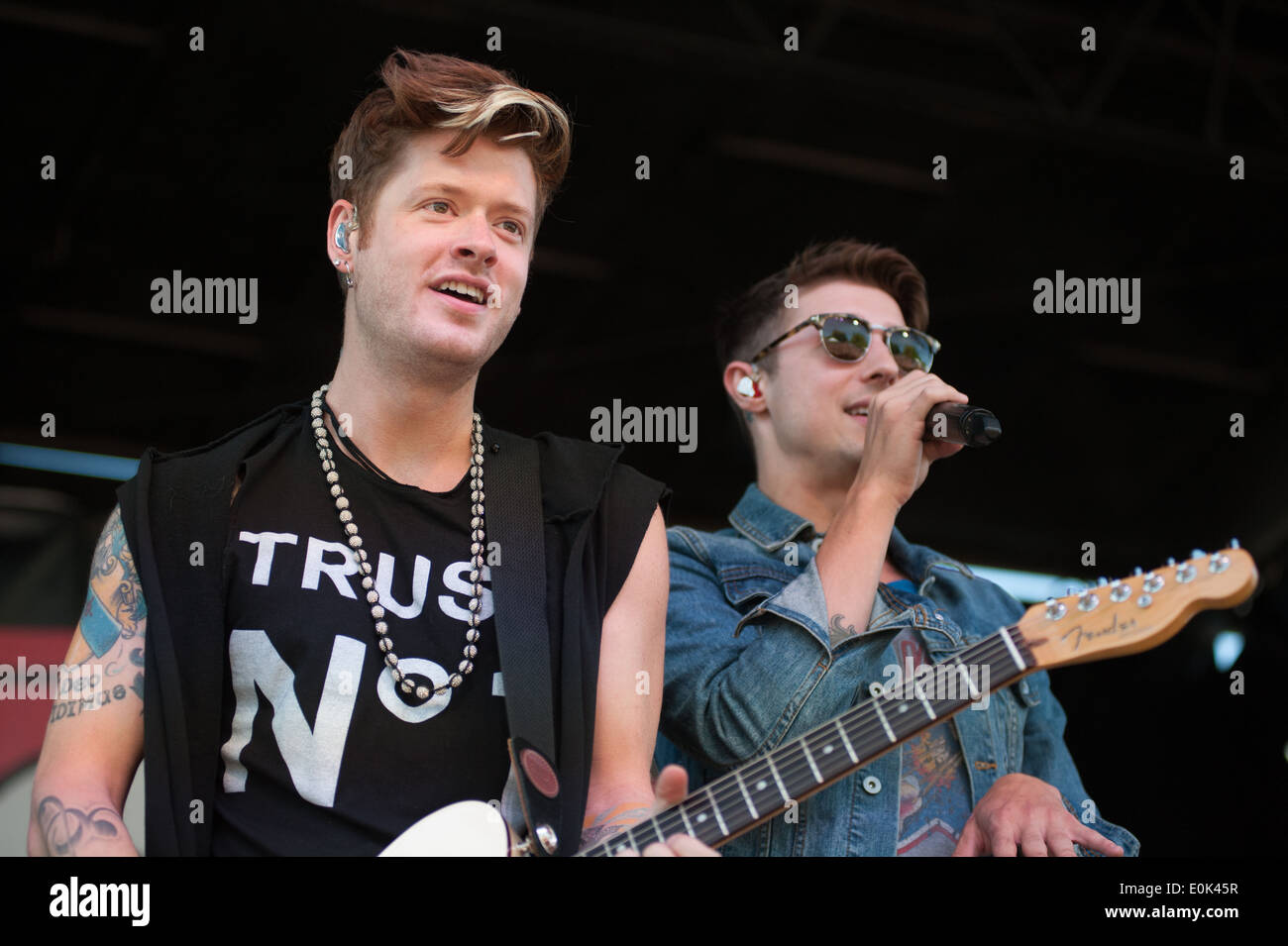 Nash Overstreet (L) et Ryan Follese de Hot Chelle Rae effectue à l'appui de 107.9's EndFest Banque D'Images