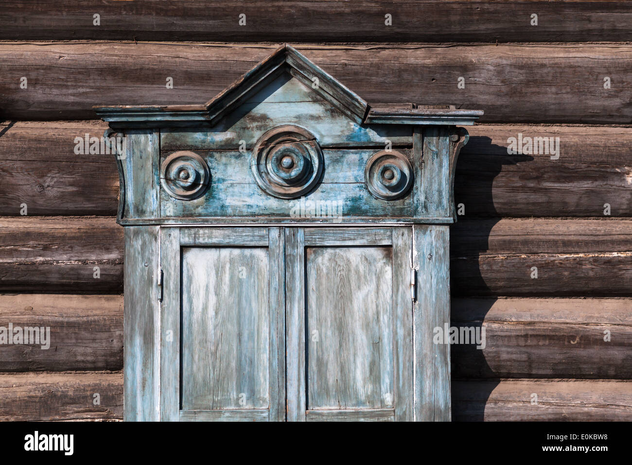 Partie de bâtiment traditionnel en bois à Irkoutsk, en Sibérie, Russie Banque D'Images