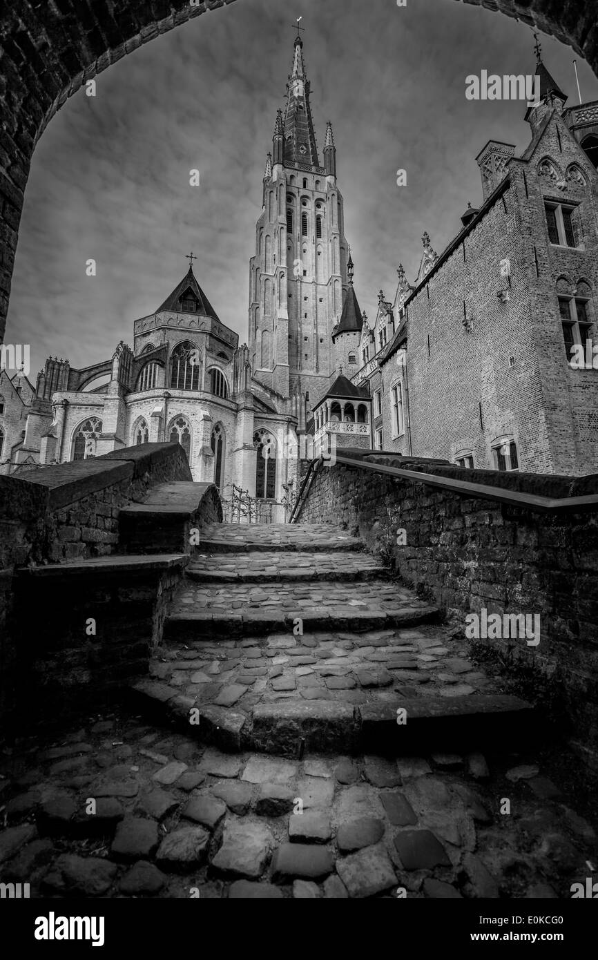 L'église de style gothique Grand à Bruges en Belgique, elle est appelée Église Notre Dame. Banque D'Images