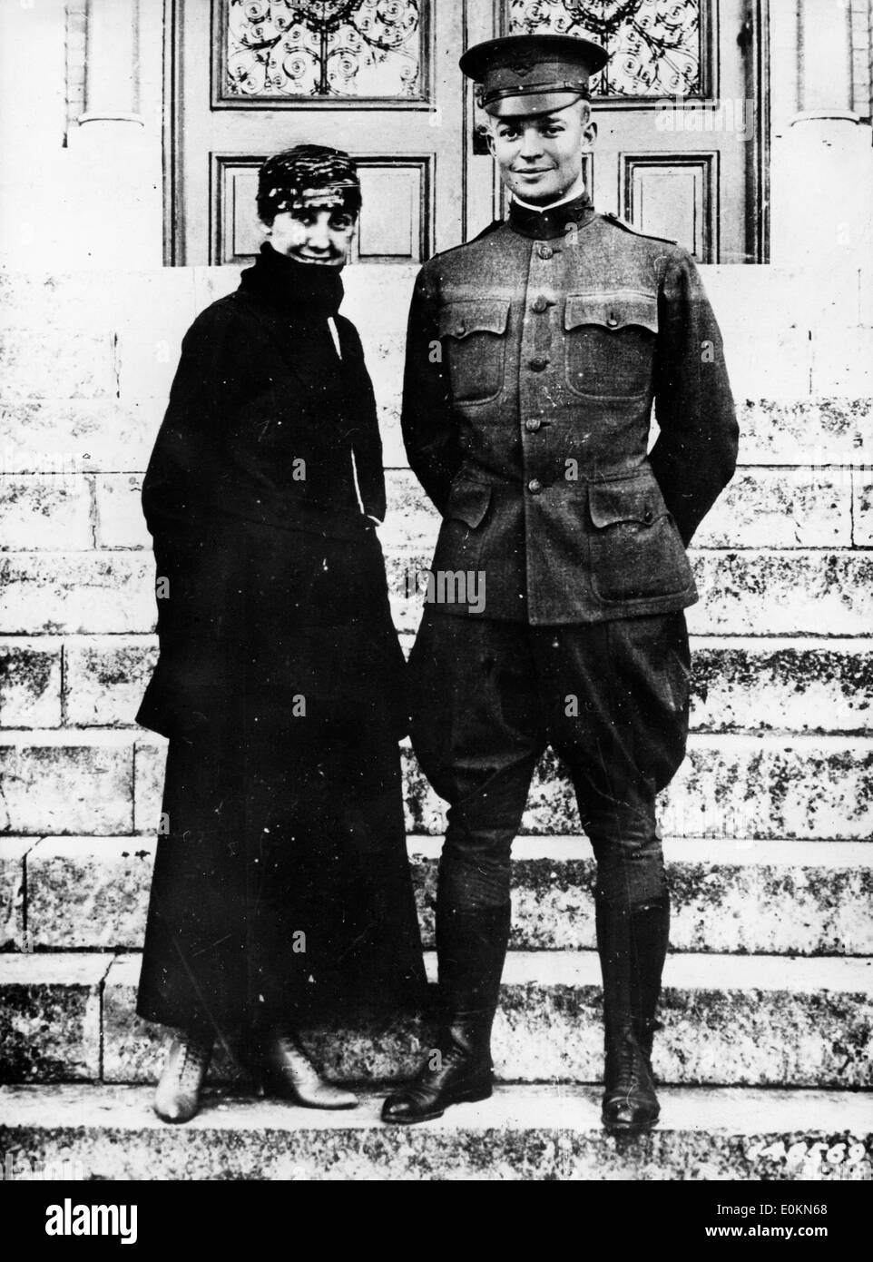 Le président Dwight D. Eisenhower avec femme Mamie après leur mariage Banque D'Images