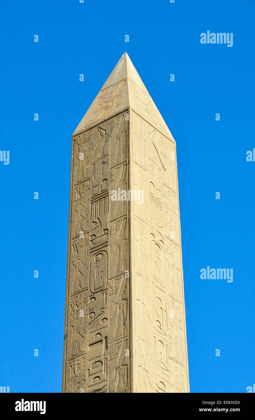 Close-up de pointe de l'Obélisque d'Hatshepsout - permanent le plus haut obélisque en Égypte - Cité parlementaire d'Amon-Rê, le Temple de Karnak, Louxor Banque D'Images
