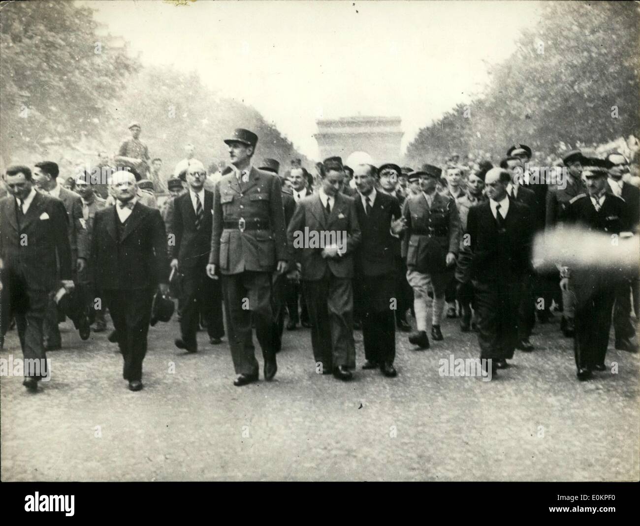 25 août 1944 - Le Général de Gaulle, le troquer, et Georges Bidault à Paris APRESS.com Banque D'Images