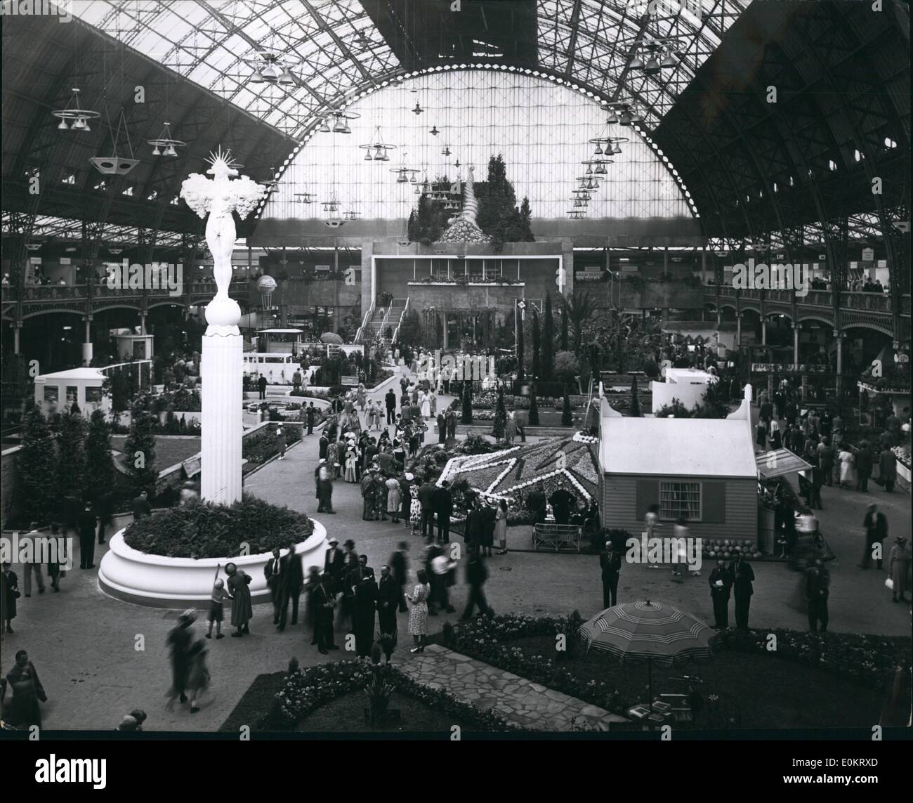 Juillet 07, 1949 - National Garden Show ouvre à Olympia : Photo montre. Vue générale de la Grande Galerie à l'ouverture du National Garden Show à l'Olympia aujourd'hui. Banque D'Images