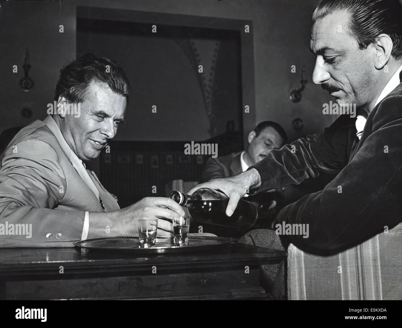 L'auteur américaine rencontre Aldous Huxley avec éditeur Arnoldo Mondadori Banque D'Images