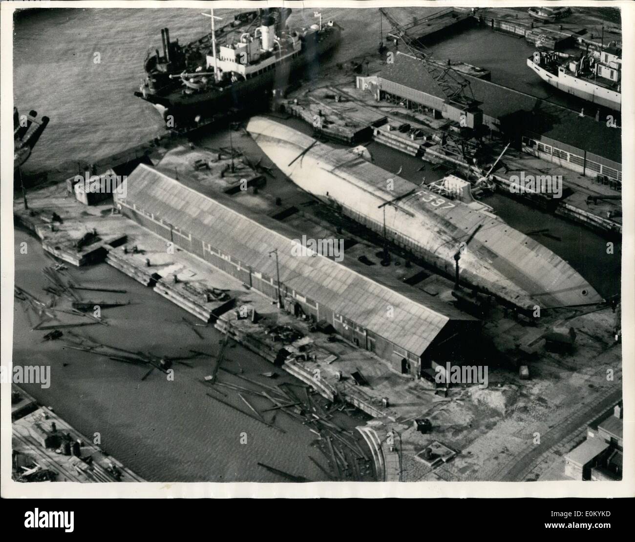 02 février 1953 - Inondations - à Sheerness Docks.. Sur le côté de la Frégate - puits sous-marin.. Photo montre :- vue aérienne Banque D'Images