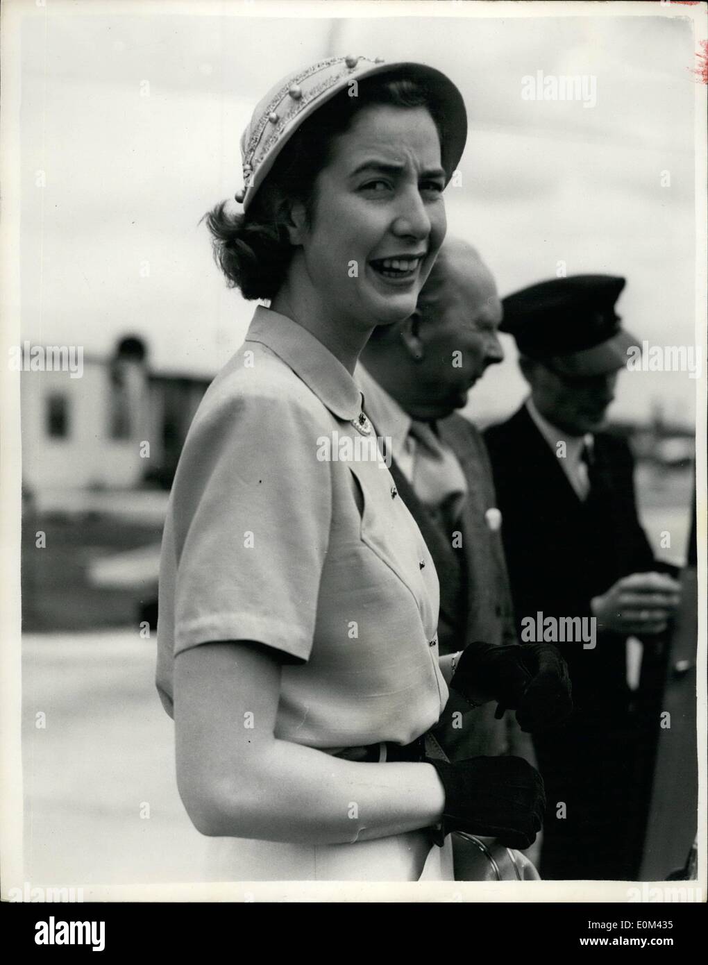 Mai 05, 1953 - Le Premier Ministre de l'Australie arrive pour couronnement. Mme Menzies London Airport : M. R.G. Menzies le Premier Ministre australien, accompagné de sa femme et leur fille Heather est arrivée à l'aéroport de Londres ce matin. Ils sont ici pour le Couronnement. Photo montre Mlle Heather Menzies fille de premier ministre Menzies - vu à l'arrivée à l'aéroport de Londres cet après-midi. Banque D'Images