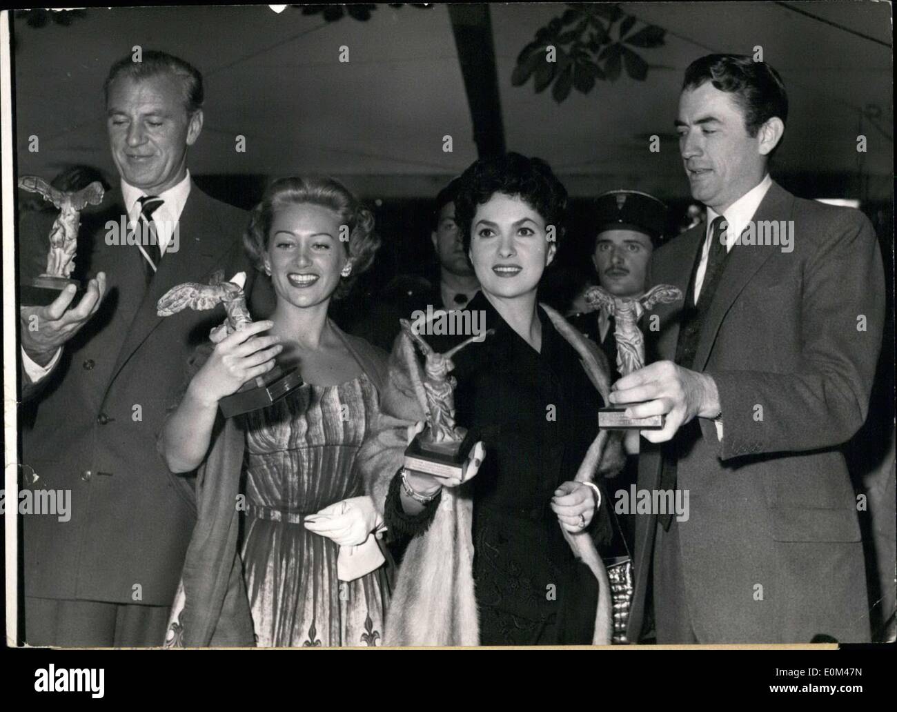 Juin 13, 1953 - Gary Cooper, Martine Carol, Gina Lollobrigida, et Gregory Peck ESS Banque D'Images