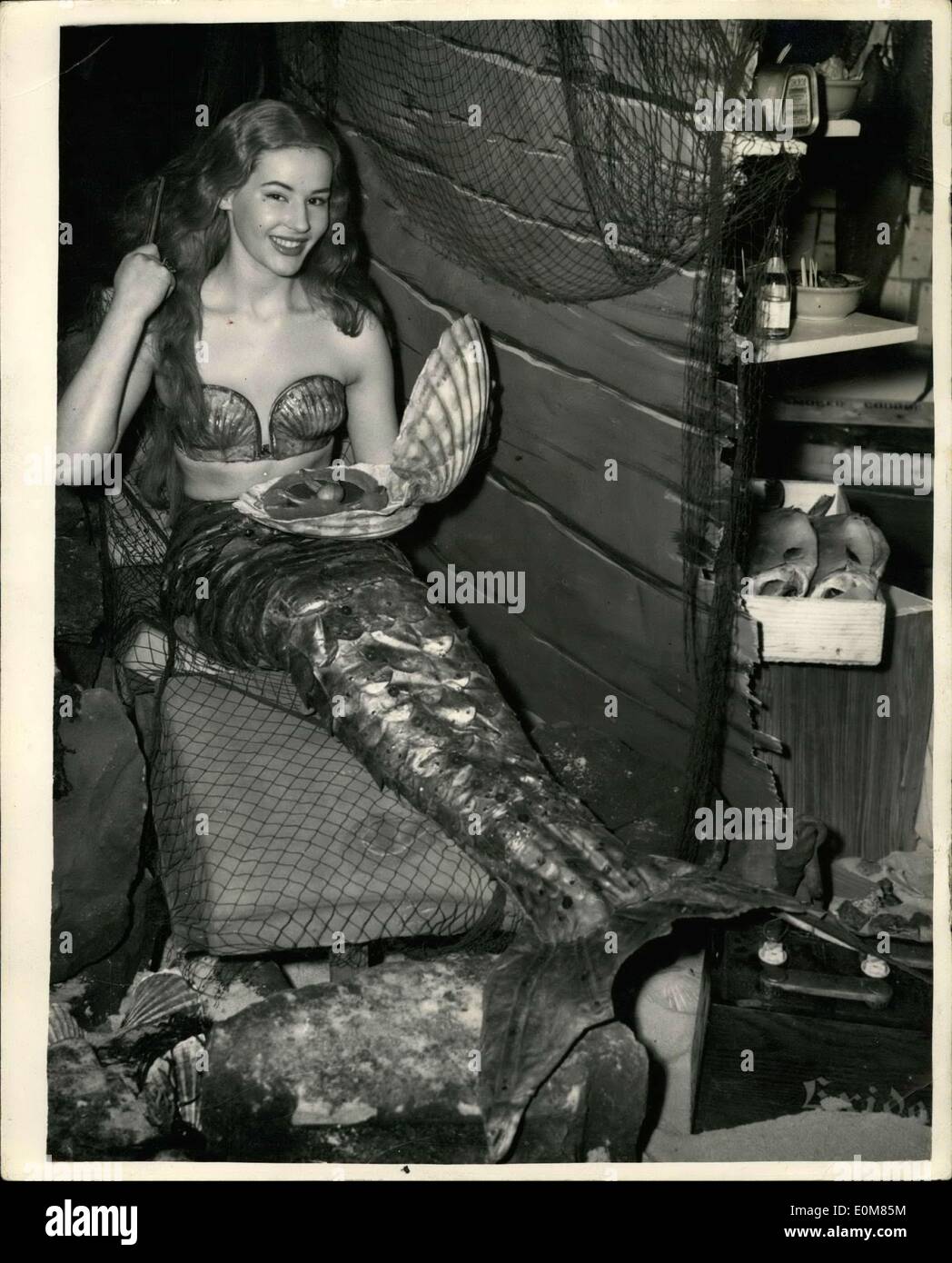20 janvier 1954 - ''MMermaid'' sur le Stand hareng mariné.. Exposition de restauration s'ouvre.. Photo montre :- Vingt ans lo Banque D'Images