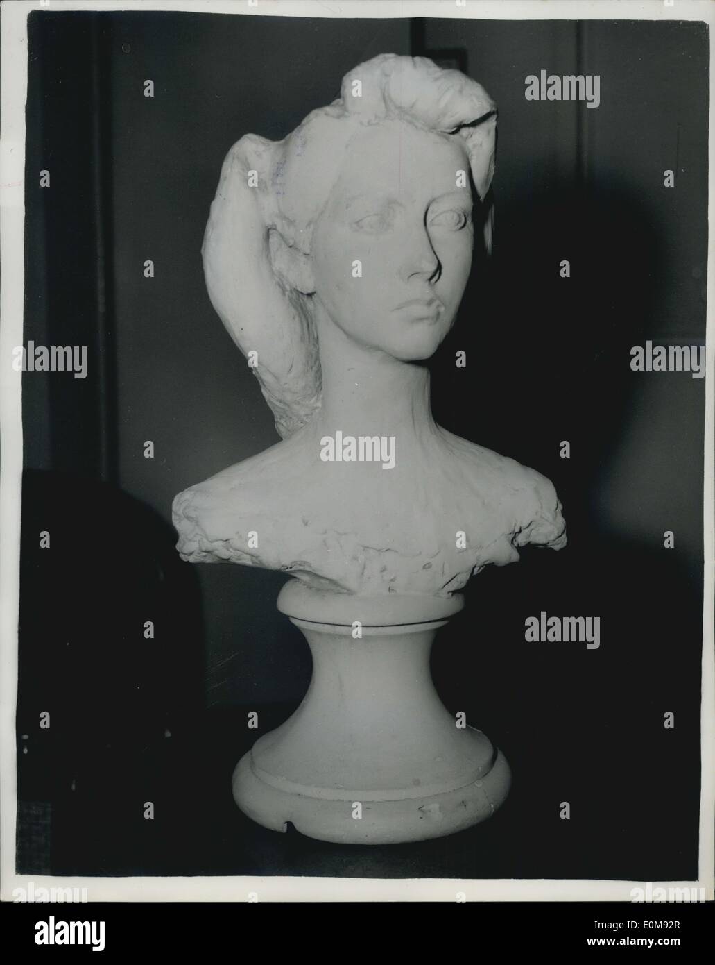 11 févr., 1954 - Cast ''The Queen'' a été retiré : Un plâtre d'une tête et des épaules de la jeune fille, d'être utilisé à des fins d'affichage Banque D'Images