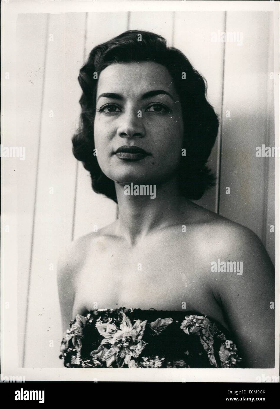 Mar. 03, 1954 - Réunion de la famille royale la Princesse Ashraf allait à la maison. : il a été annoncé que la Princesse Ashraf, soeur jumelle au Shah de Perse - est sur le chemin du retour à la Perse pour terminer la ré-union de la famille du Shah. Elle doit être accompagnée de son mari Ahmad Shafiq. La princesse a été mise en Perse quelques semaines avant le renversement de Mossadack et a été accusé par lui de complicité dans un coup d'Etat. Déclaration de la Cour a exprimé le mécontentement du Shah à son retour soudain - et elle a été renvoyée par Mossadeck Banque D'Images