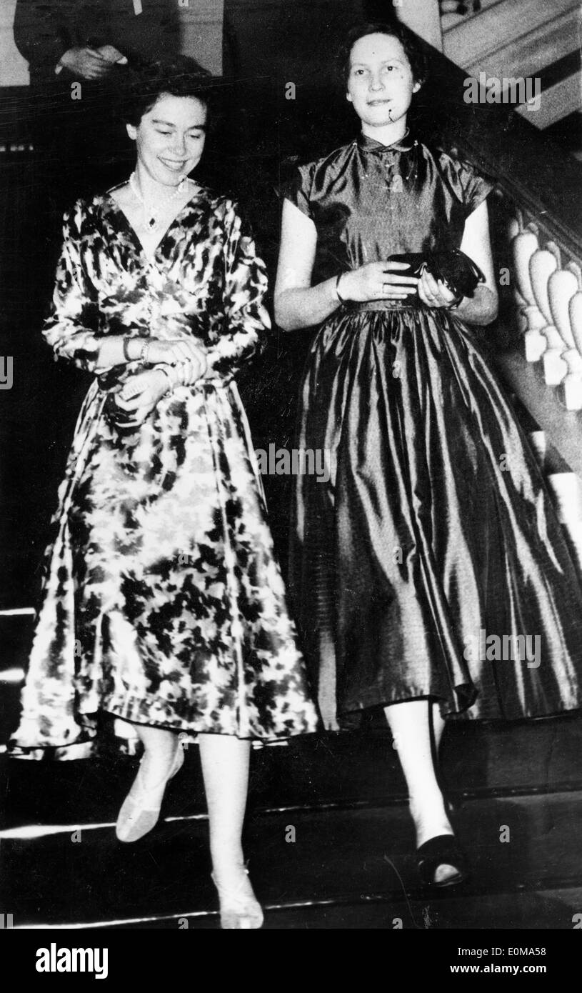 Reine Frederica et Lotti Adenauer au Palais Royal Banque D'Images