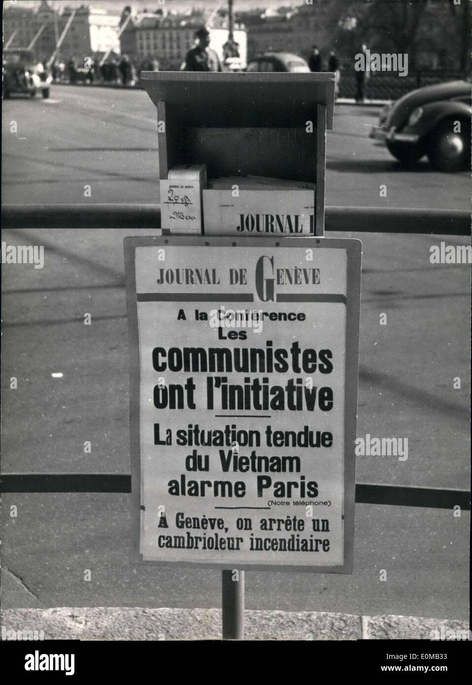 Mai 07, 1954 Genève - Journaux consacrer tout le numéro de la Conférence de Genève Banque D'Images