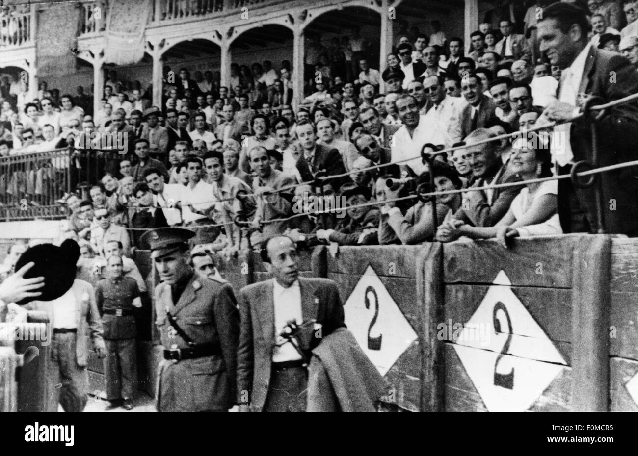 Acteur Laurence Olivier à une corrida Banque D'Images