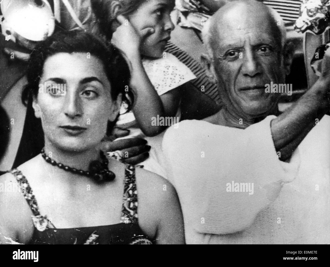 Artiste Pablo Picasso et son épouse Jacqueline Roque lors d'une corrida Banque D'Images