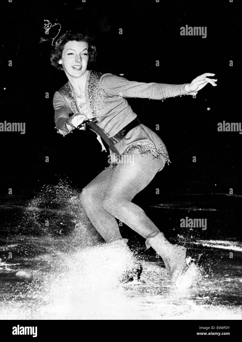 Champion du monde en concurrence Tenley Albright en Autriche Banque D'Images