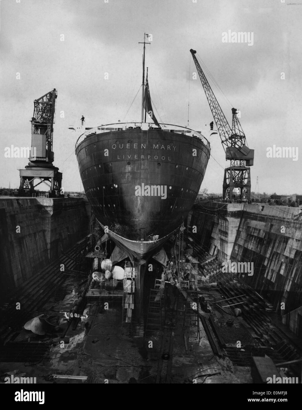 Paquebot RMS Queen Mary au King George V graving dock Banque D'Images