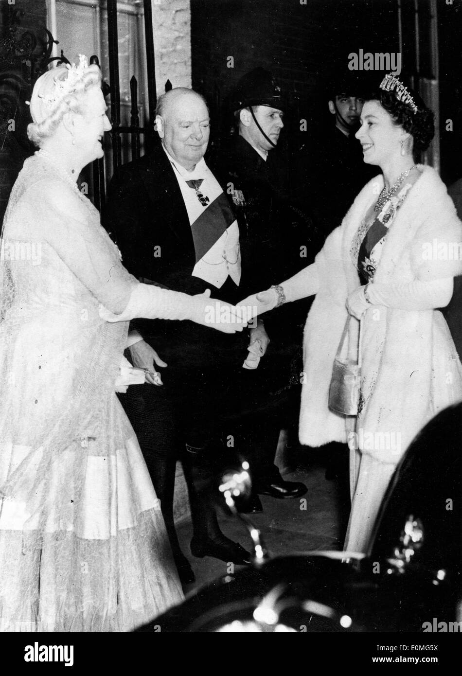 Le Churchill's avec la reine Elizabeth II Banque D'Images