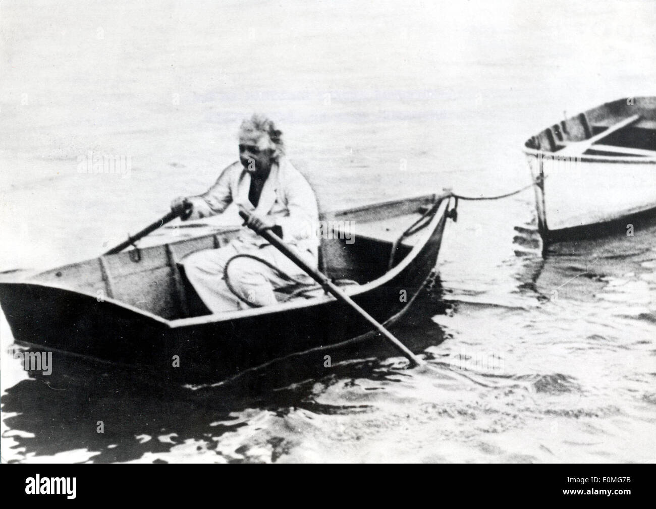 Albert Einstein dans une barque Banque D'Images