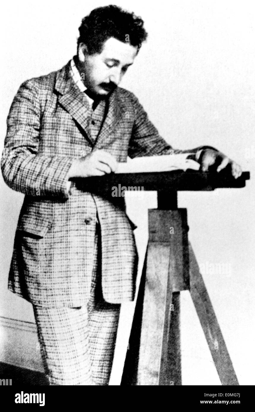 Albert Einstein dans l'office des brevets Banque D'Images