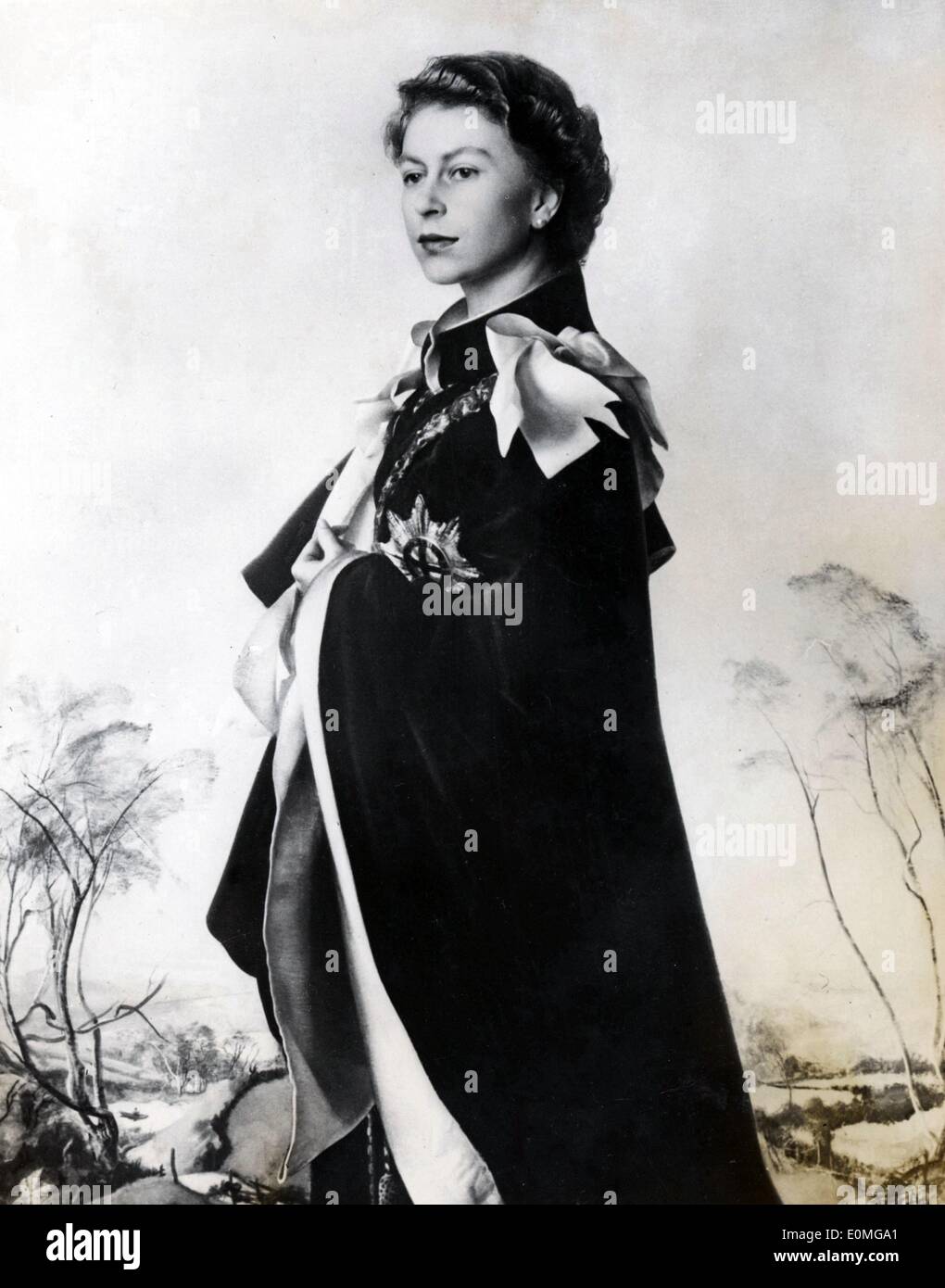 Mar. 18, 1955 - Londres, Angleterre, Royaume-Uni - Portrait de Son Altesse Royale LA REINE ELIZABETH II peint par le célèbre artiste italien Pietro Annigoni. Dans la peinture de la Reine est le port de vêtements de robes, et il a fallu l'artiste quatre mois pour achever les travaux de l'art. Banque D'Images