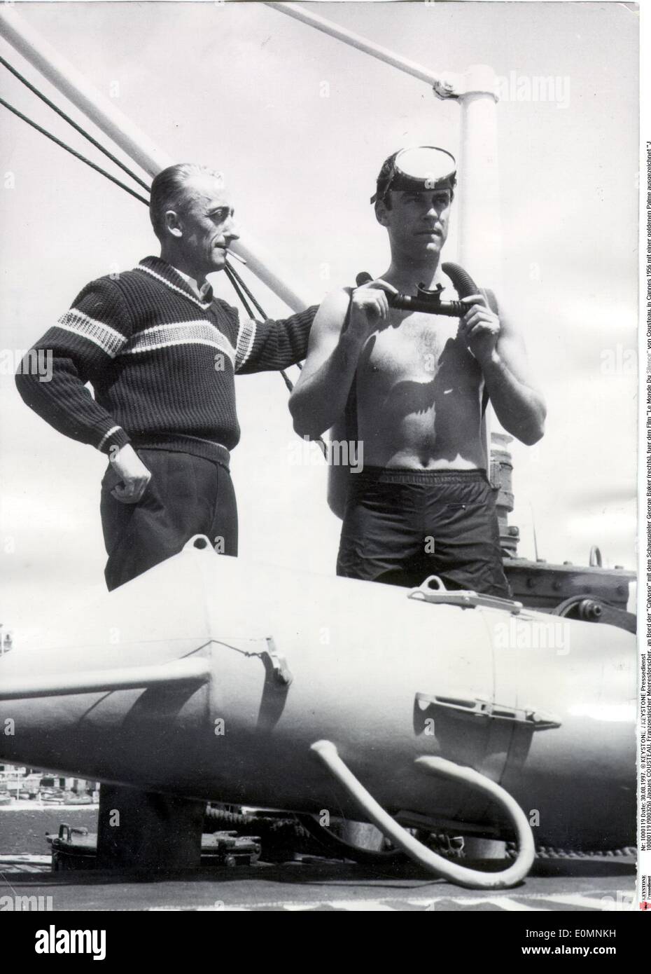 Jacques Cousteau et George Baker film sur voile Banque D'Images