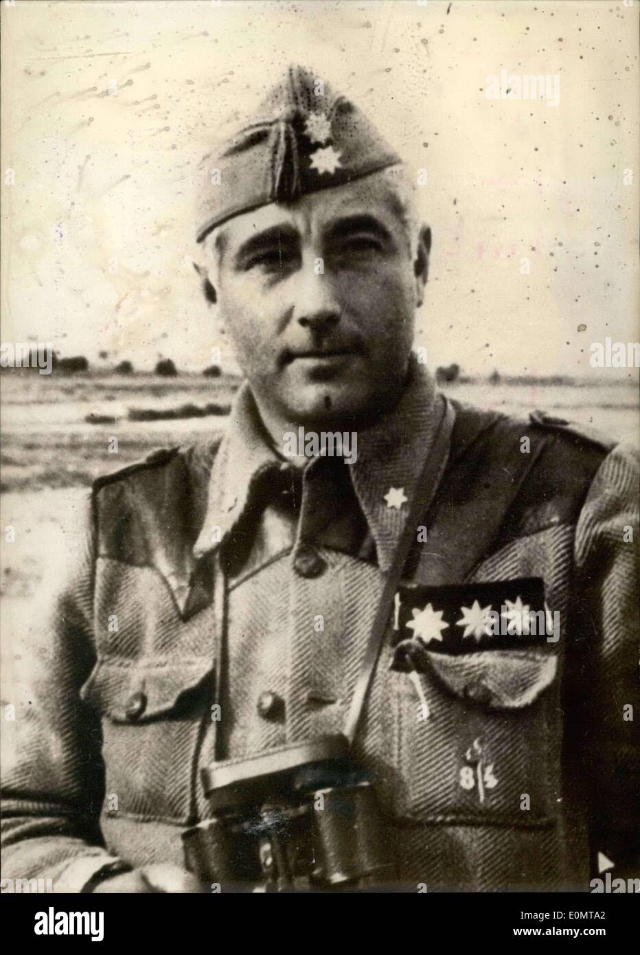 10 août 1956 - Général Paniagua de prendre le commandement au Maroc : Général Valino, le haut commissaire espagnol au Maroc espagnol, a abandonné ses fonctions à la suite de la remise de l'administration générale pour les autorités locales. Paniagua a été nommé commandant en chef des troupes espagnoles au Maroc. Un récent portrait du général Paniagua. Banque D'Images
