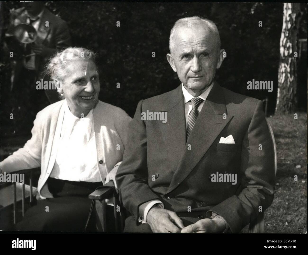 10 octobre 1956 L'exExAdmiral Karl Donitz(KARL ATIpi libéré après 10 ans de prison.(r un 10 octobre 1956 L'exExAdmiral Karl Donitz(KARL ATIpi libéré après 10 ans de prison.(r un