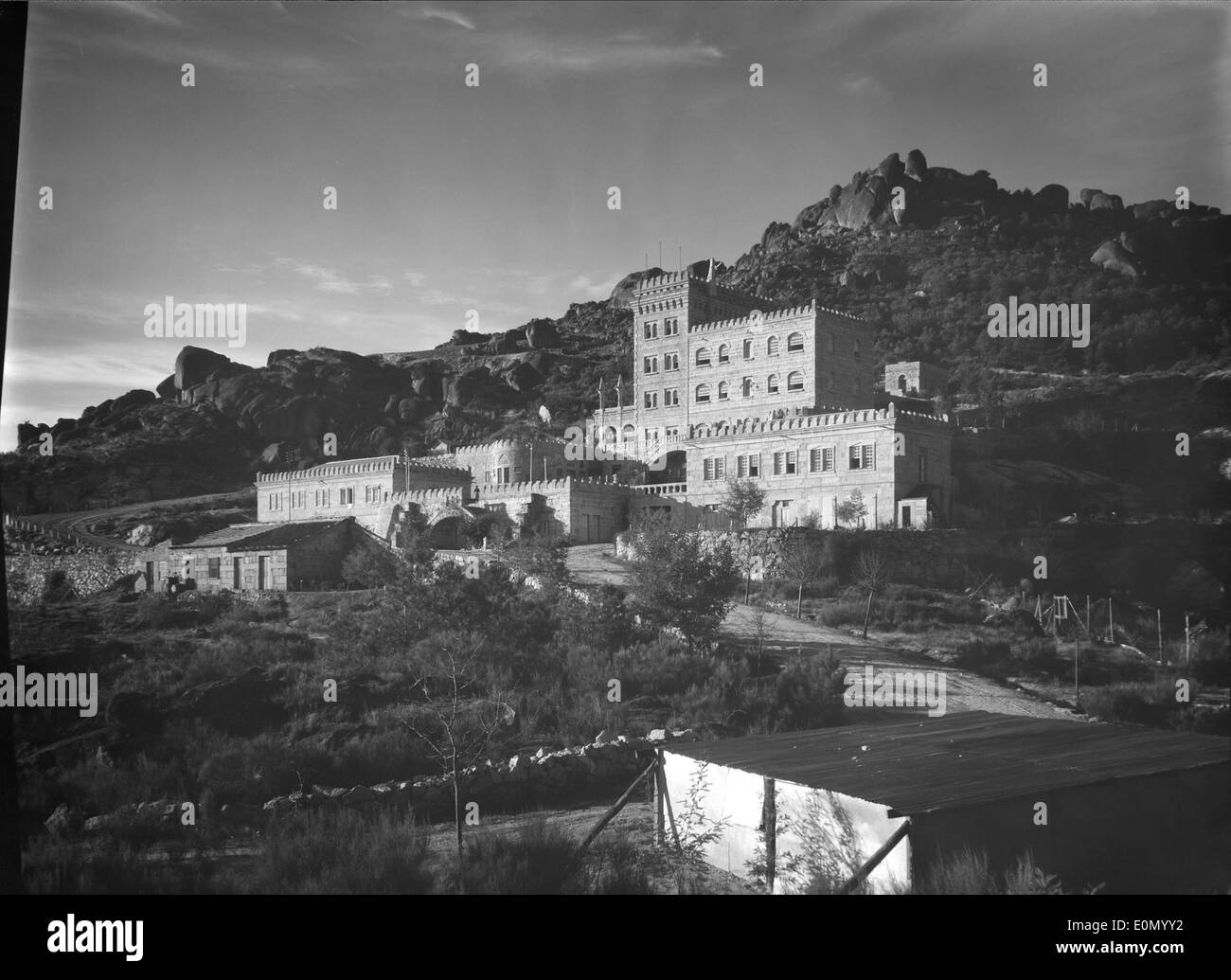 Água Radium à Caria, Portugal, est une source d'eau naturelle connue pour sa pureté et son importance historique dans la région. Banque D'Images