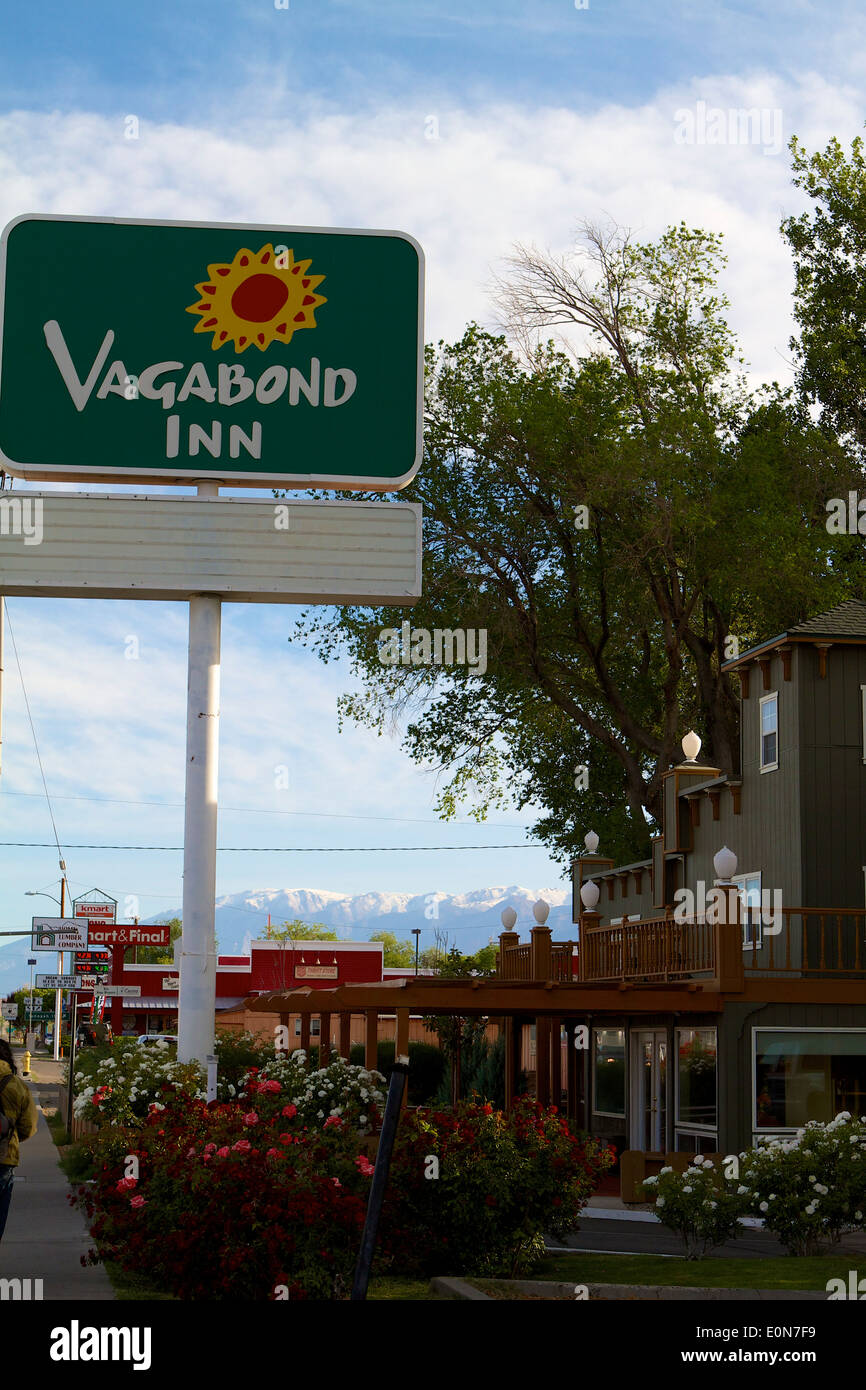 Le Vagabond Inn Bishop sign in California Banque D'Images