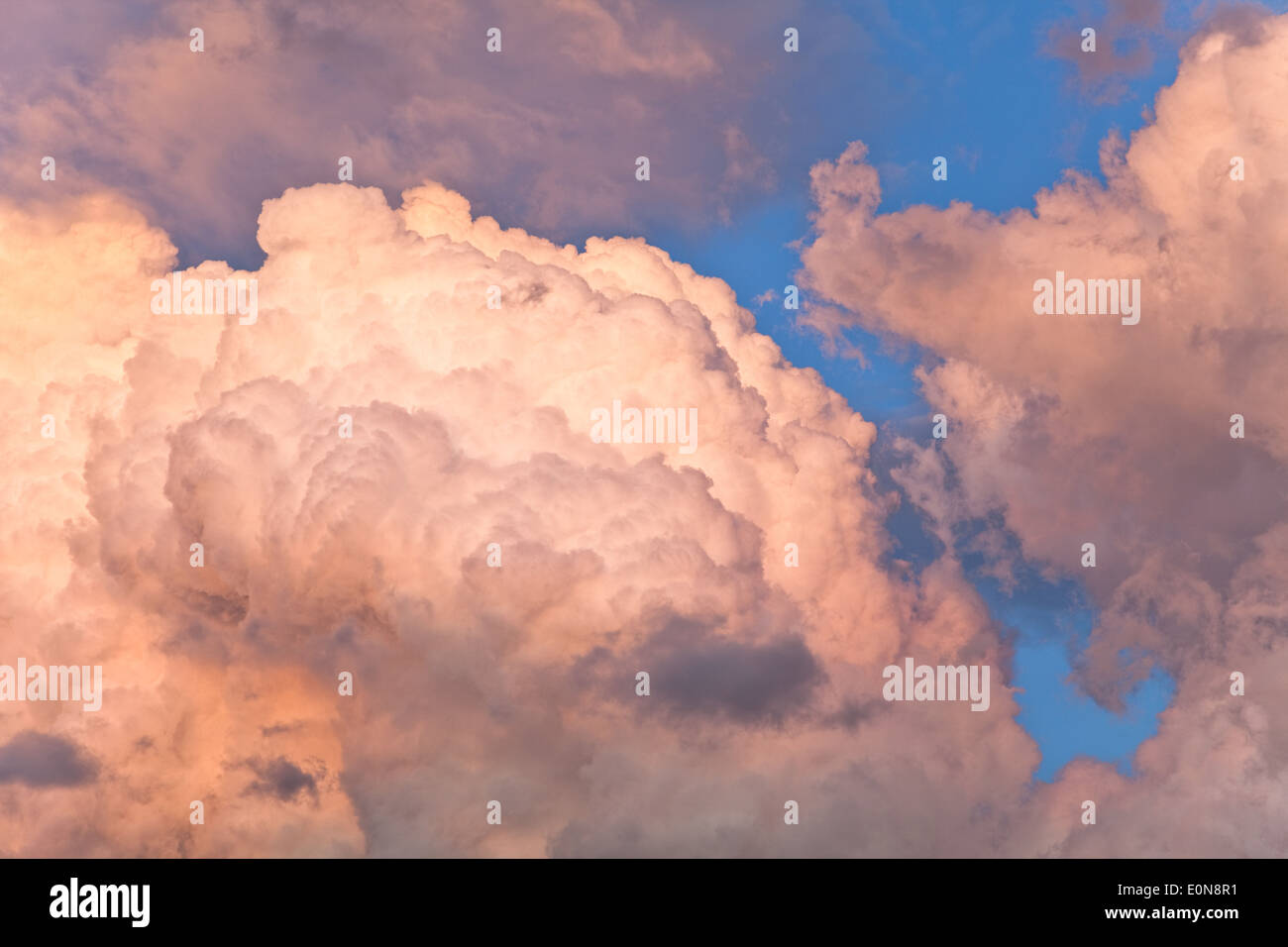 Wolken am Himmel - Les Nuages dans le ciel Banque D'Images