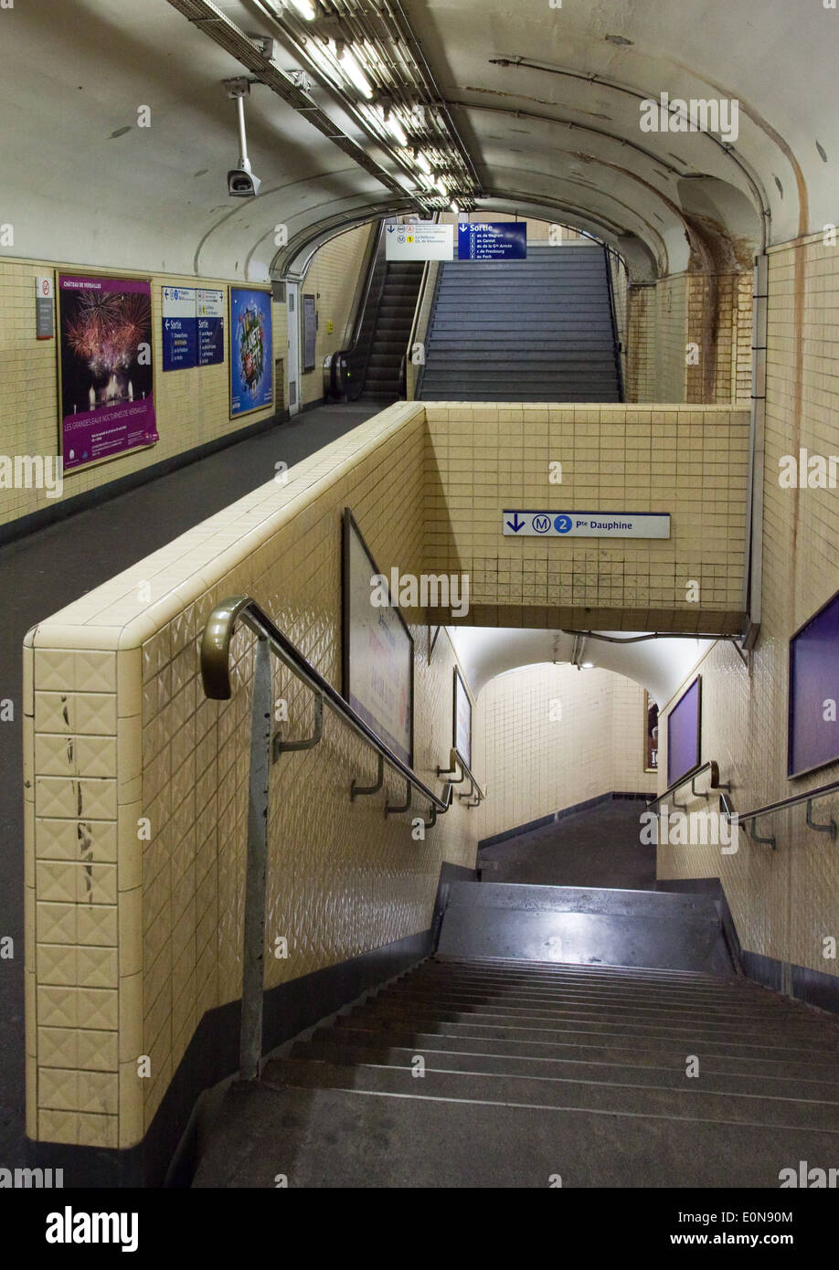 La station de métro à Paris, Frankreich - Metro Station in Paris, France Banque D'Images