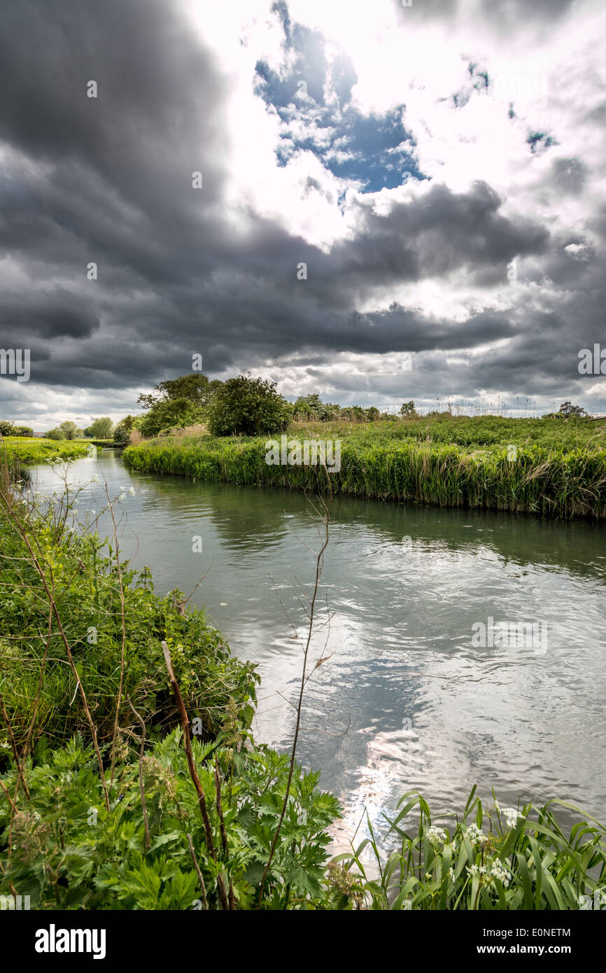 River qui serpente à travers la campagne Banque D'Images