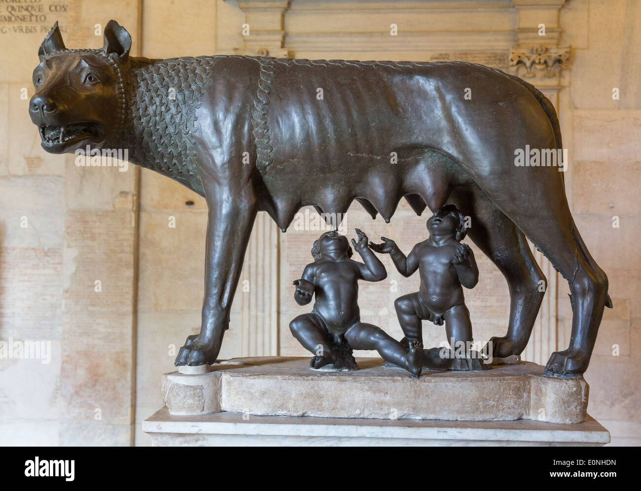 La Louve du capitole avec Romulus et Remus, Musei Capitolini, Rome, Italie Banque D'Images