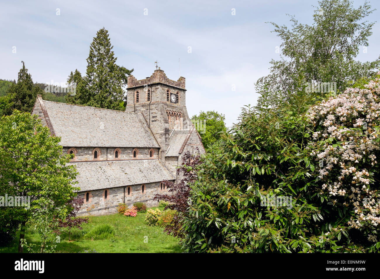 St Mary's Parish Church en 1873 vallée de Conwy village en été dans le parc national de Snowdonia, Betws-Y-coed, au nord du Pays de Galles, Royaume-Uni, Angleterre Banque D'Images