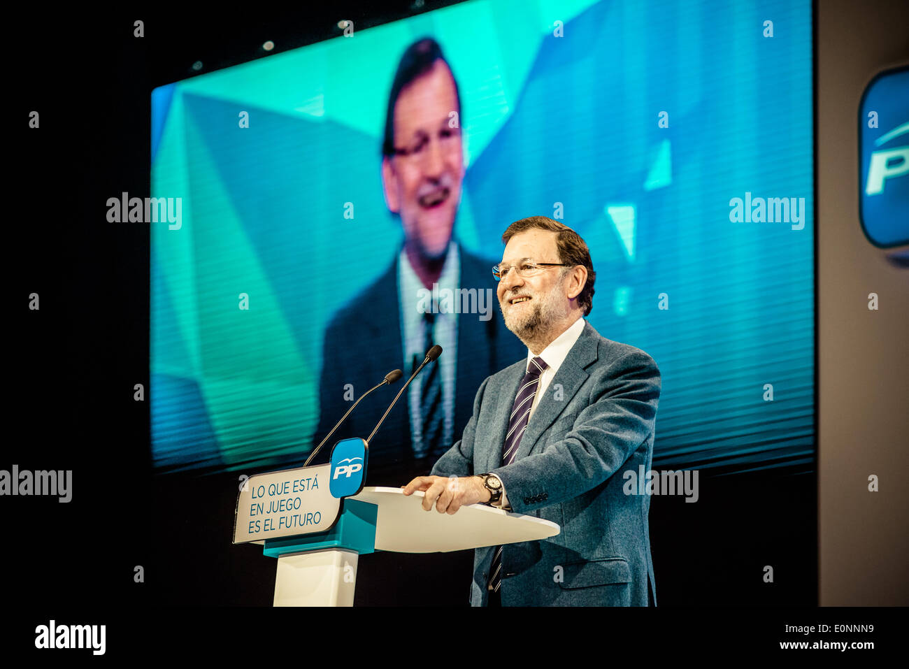 Barcelone, Espagne. May 17th, 2014 : le premier ministre Espagnol Mariano Rajoy adresses partisans lors d'une réunion à Barcelone durant la campagne pour les élections européennes : Crédit matthi/Alamy Live News Banque D'Images