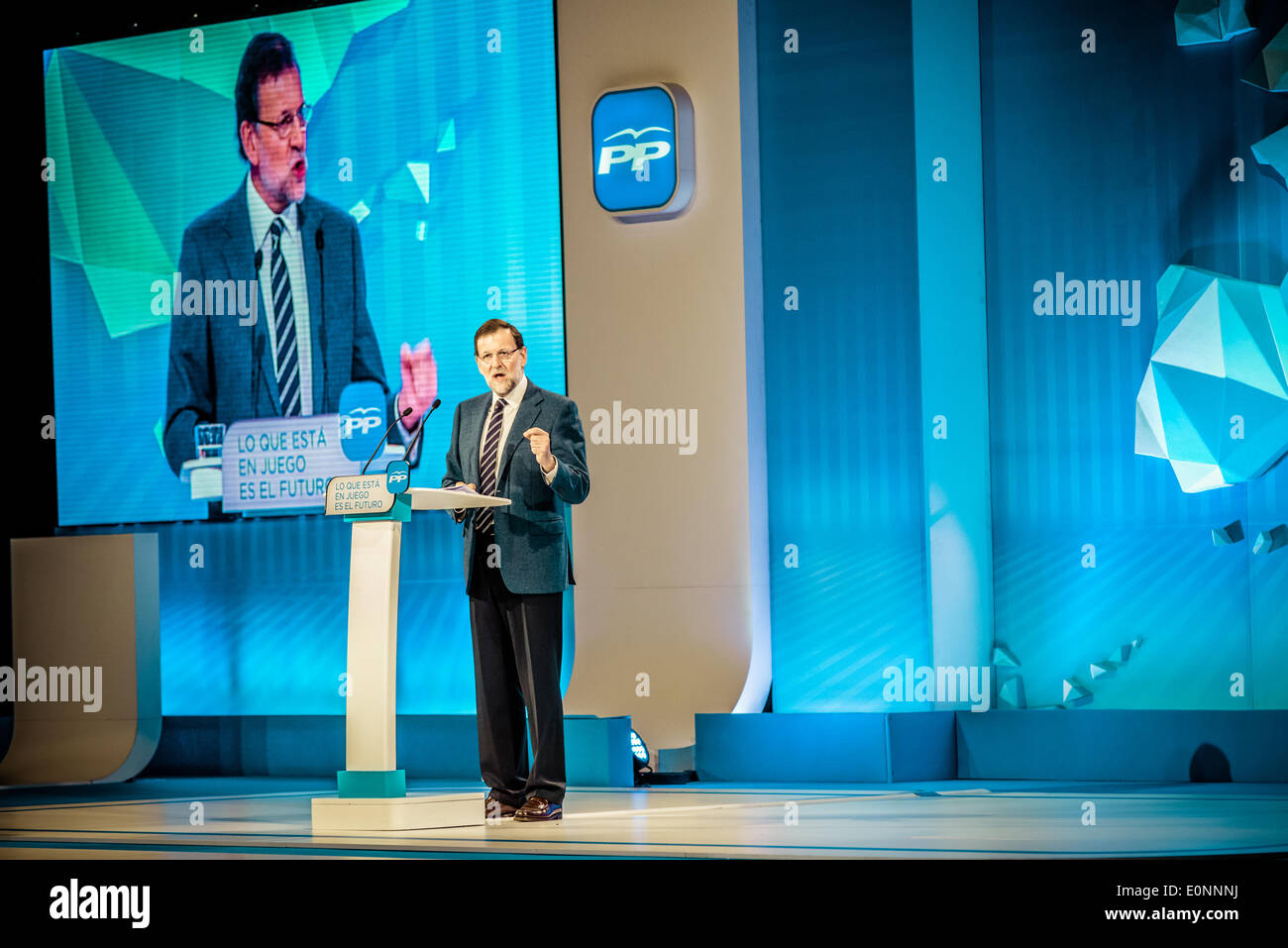Barcelone, Espagne. May 17th, 2014 : le premier ministre Espagnol Mariano Rajoy adresses partisans lors d'une réunion à Barcelone durant la campagne pour les élections européennes : Crédit matthi/Alamy Live News Banque D'Images